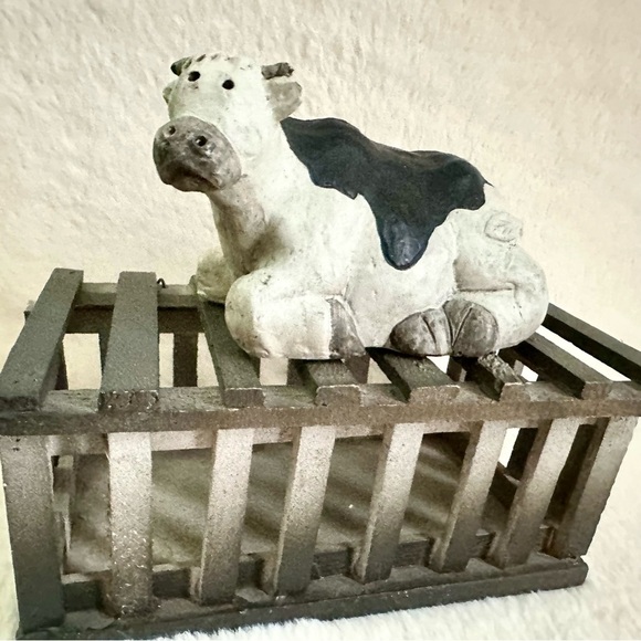 Set of 4 Primitive Farm Animal Figurines (Sheep, Pig, Cow, Lamb) W/ Stable Crate - Picture 6 of 13